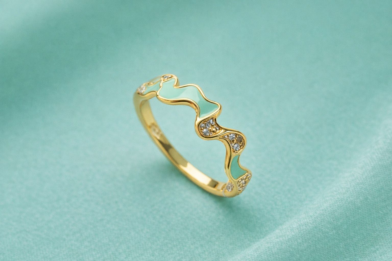 Aqua Wave Diamond Ring