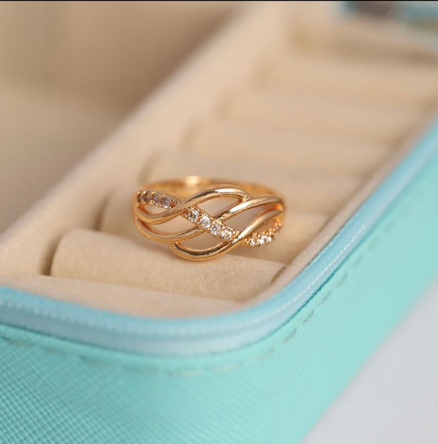 ELJ-R-007  Eternal Wave Crystal Ring