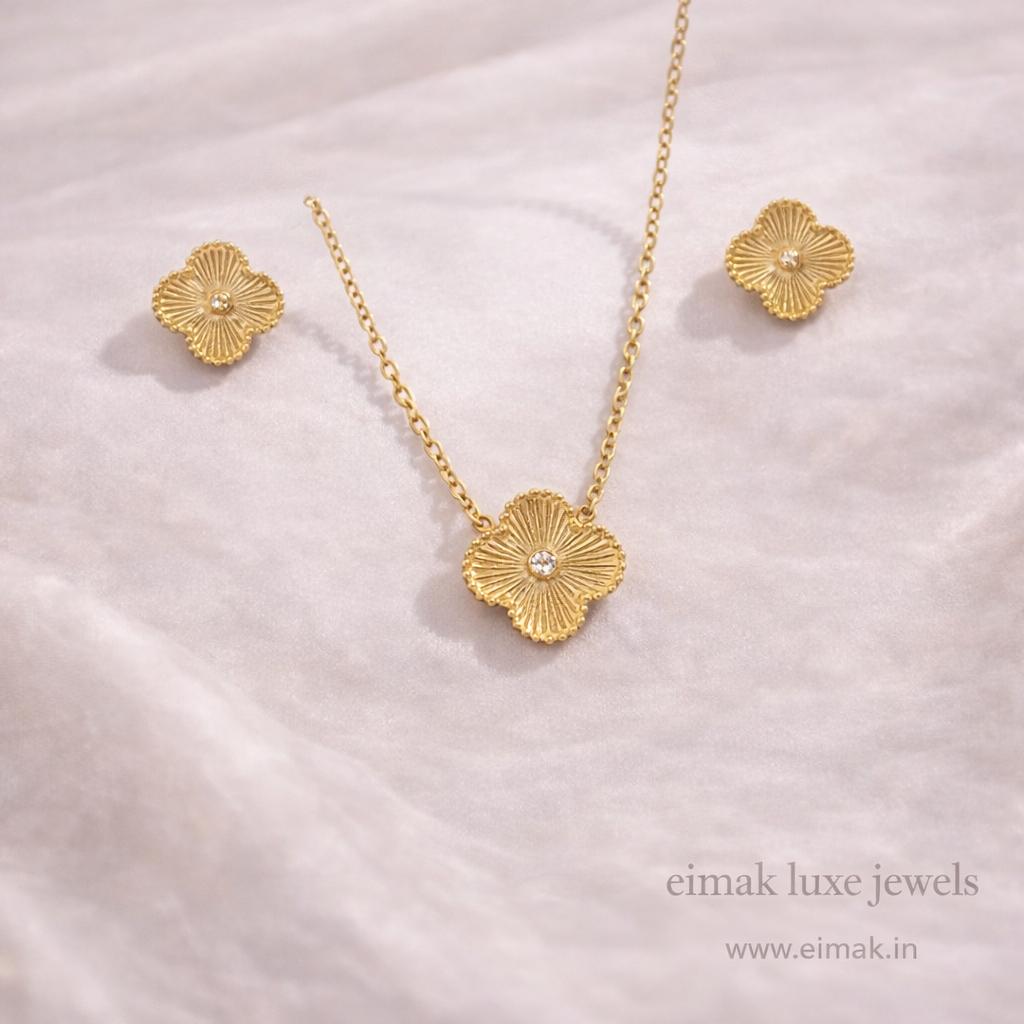 Golden Bloom Necklace Set