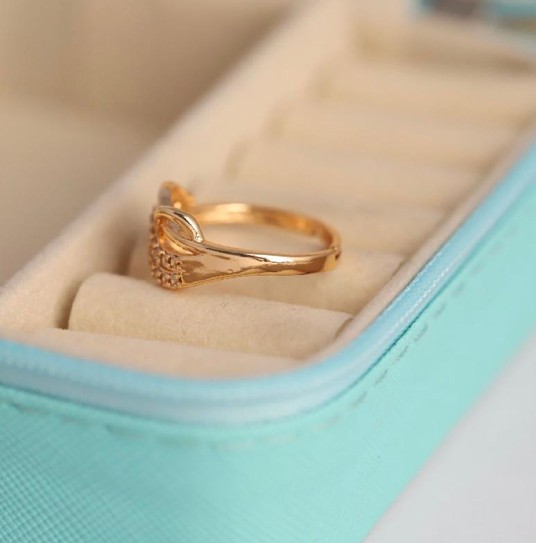 ELJ-R-011 Infinity Glow Crystal Ring   