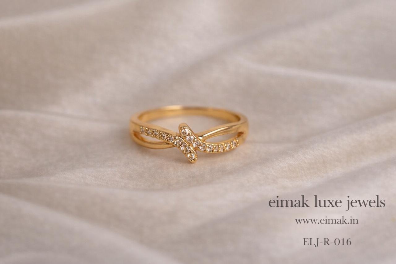 ELJ-R-016  Cross Sparkle Ring