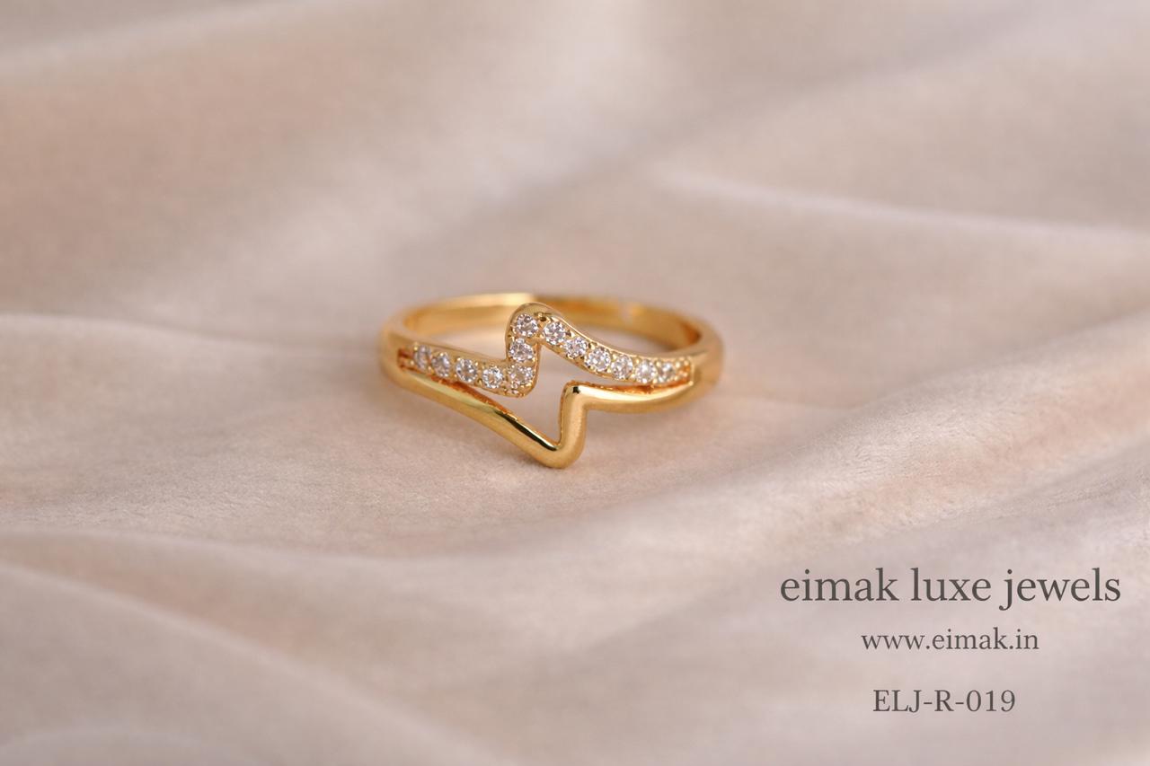 ELJ-R-019 Golden Wave Spark Ring
